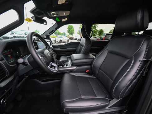Used 2025 Ford F150 Lariat AWD/4WD image 19