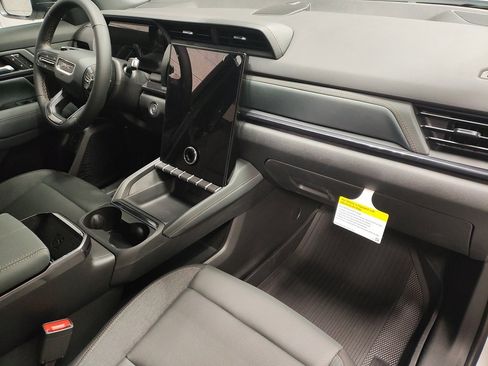 New 2026 GMC Terrain AT4 w/ Convenience Package III image 8