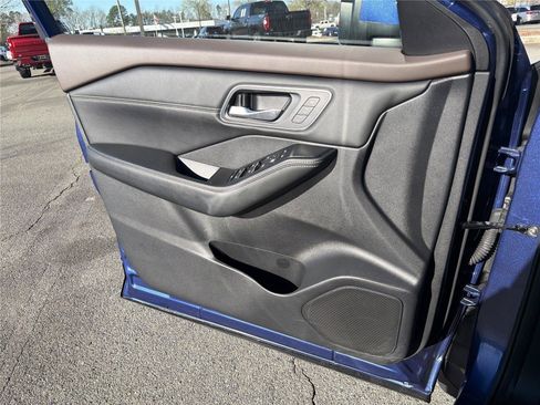 Used 2023 Nissan Rogue Platinum AWD/4WD image 24