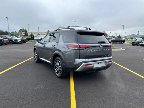 Used 2024 Nissan Pathfinder Platinum AWD/4WD image 9