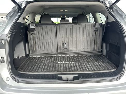 Used 2023 Toyota Highlander LE image 29