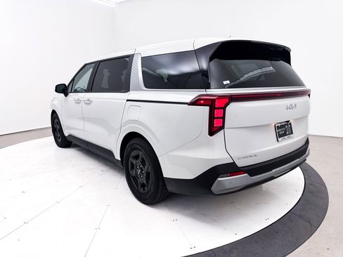 Certified 2025 Kia Carnival image 17
