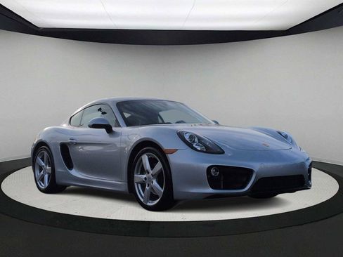 Used 2016 Porsche Cayman image 2