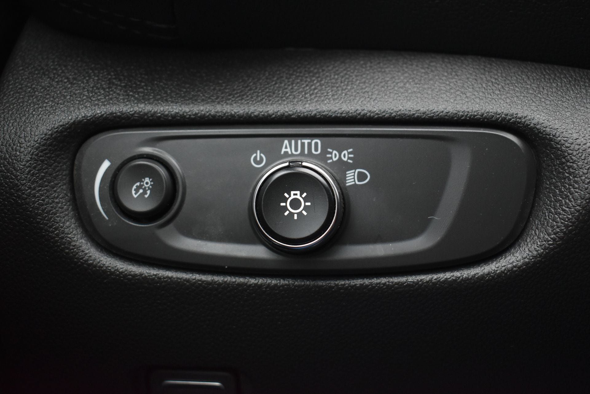 Used 2025 Chevrolet Blazer LT AWD/4WD image 18