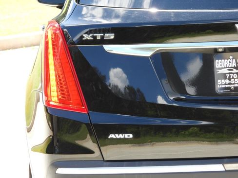Used 2018 Cadillac XT5 Premium Luxury w/ LPO, Wheel Lock Package AWD/4WD image 22