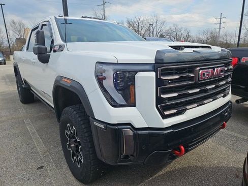 Used 2024 GMC Sierra 2500 AT4X image 6