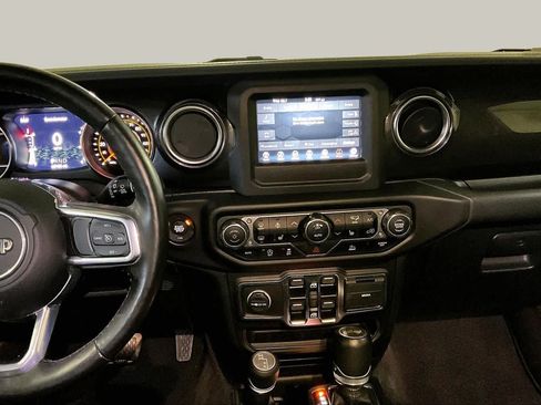 Used 2021 Jeep Wrangler Unlimited Sahara AWD/4WD image 6