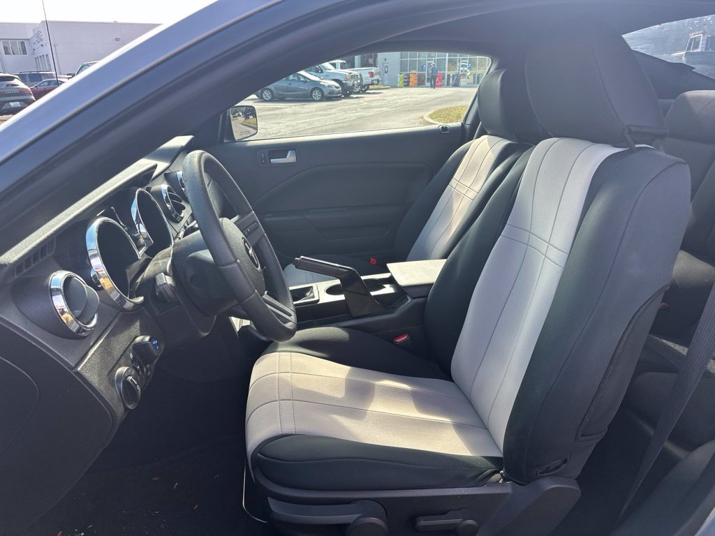 Used 2009 Ford Mustang Coupe RWD image 16