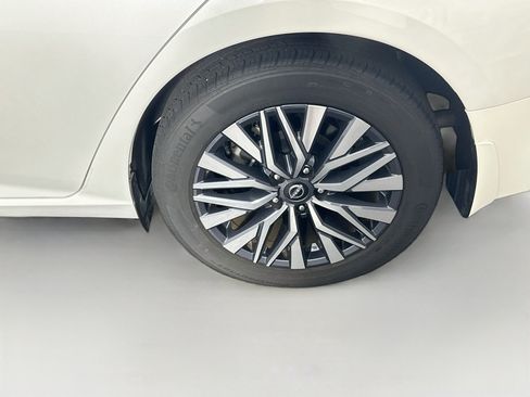 Used 2023 Nissan Altima 2.5 SV FWD image 11