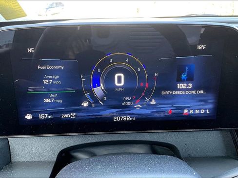 Used 2025 Chevrolet Traverse LT image 16