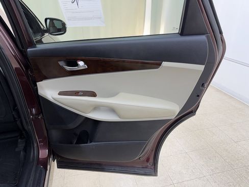 Used 2018 Kia Sorento LX image 11