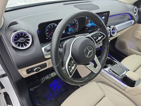 Used 2022 Mercedes-Benz GLB 250 w/ Premium Package Lite image 16