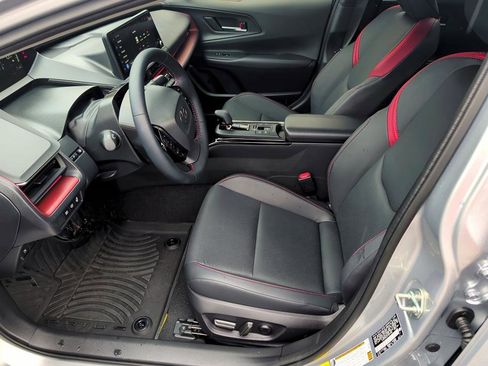 Used 2026 Toyota Prius Plug-In Hybrid image 8