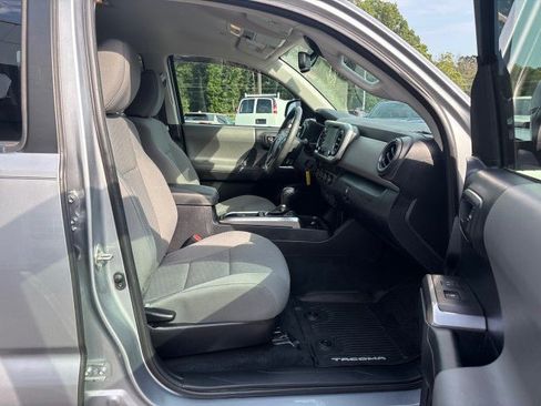Used 2020 Toyota Tacoma SR5 AWD/4WD image 44