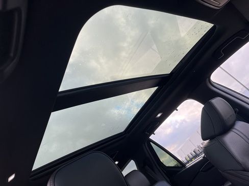 Used 2025 Honda Pilot Black Edition image 33