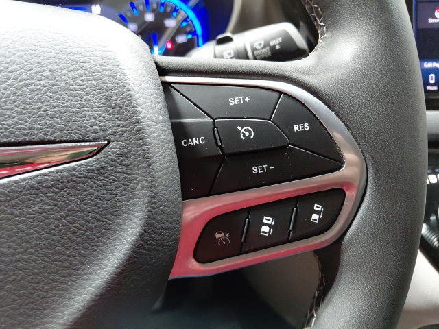 Used 2024 Chrysler Pacifica Touring-L FWD image 43