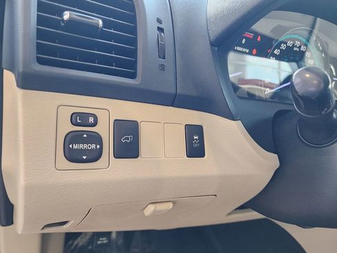 Used 2013 Toyota Venza Limited w/ Preferred Accessory Pkg #1 image 17