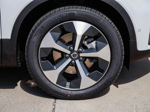 New 2026 Volvo XC40 B5 Plus w/ Protection Package Premier image 9