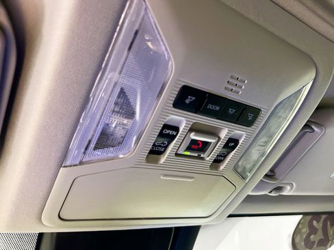 Used 2023 Toyota RAV4 XLE Premium image 22