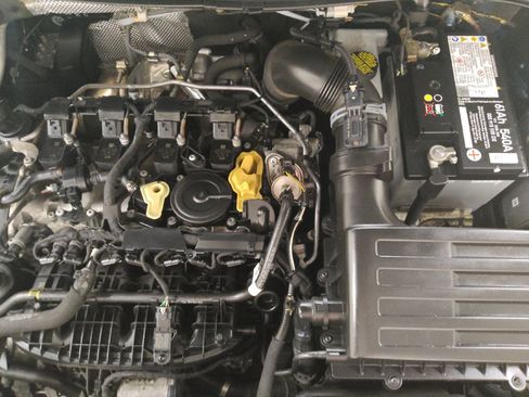 Used 2018 Volkswagen Tiguan SE FWD image 30