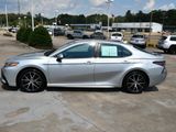 Used 2021 Toyota Camry SE image 2