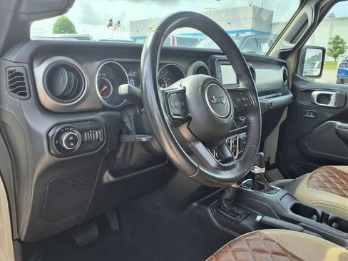 Used 2020 Jeep Gladiator Sport w/ Quick Order Package 24S AWD/4WD image 13