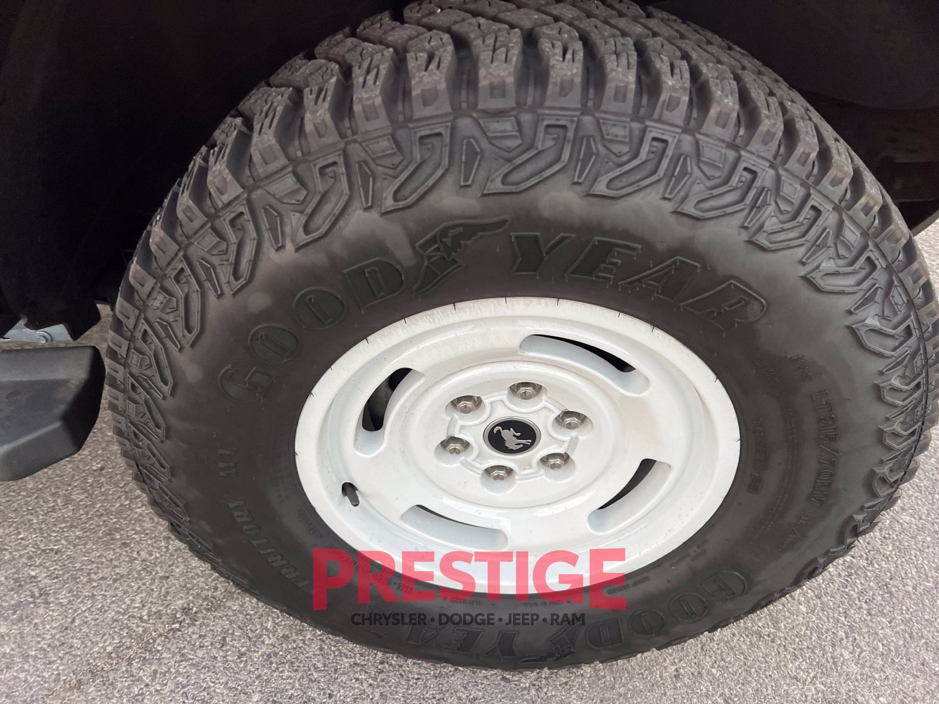 Used 2023 Ford Bronco Heritage Edition AWD/4WD image 15