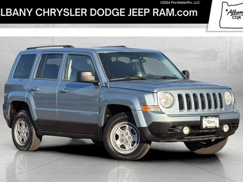 Used 2014 Jeep Patriot Sport image 1