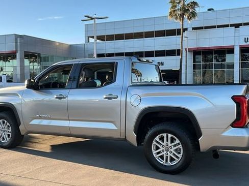 Used 2022 Toyota Tundra SR5 w/ SR5 Premium Package image 4