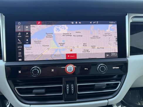 Certified 2023 Porsche Macan AWD/4WD image 29