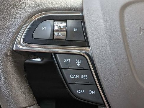 Used 2022 Lincoln Nautilus FWD w/ Premium Package image 26