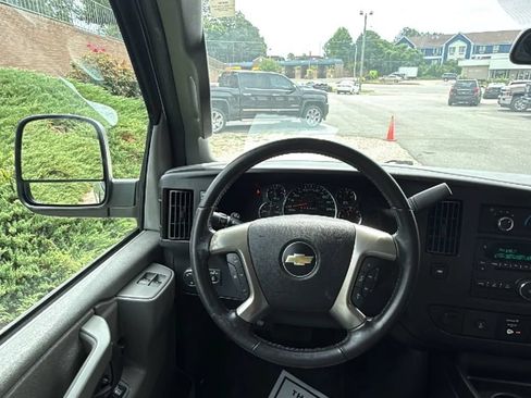 Used 2018 Chevrolet Express 2500 w/ Driver Convenience Package RWD image 18
