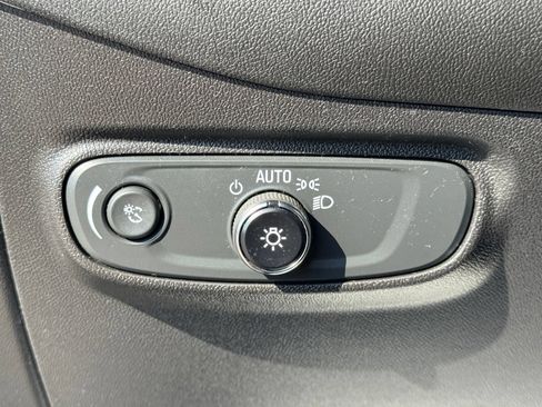 Used 2023 Chevrolet Equinox RS AWD/4WD image 16
