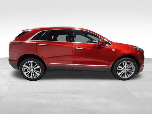 Certified 2025 Cadillac XT5 Premium Luxury w/ Technology Package AWD/4WD image 5