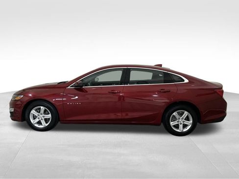 Used 2024 Chevrolet Malibu LT image 2