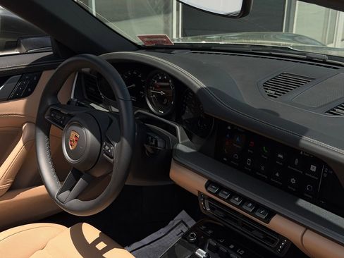 Used 2023 Porsche 911 Targa 4S AWD/4WD image 33