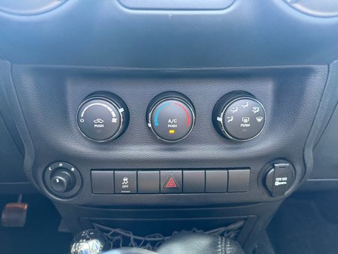 Used 2016 Jeep Wrangler Unlimited Sport w/ Quick Order Package 23S AWD/4WD image 23