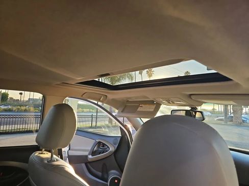 Used 2009 Toyota RAV4 Limited image 29