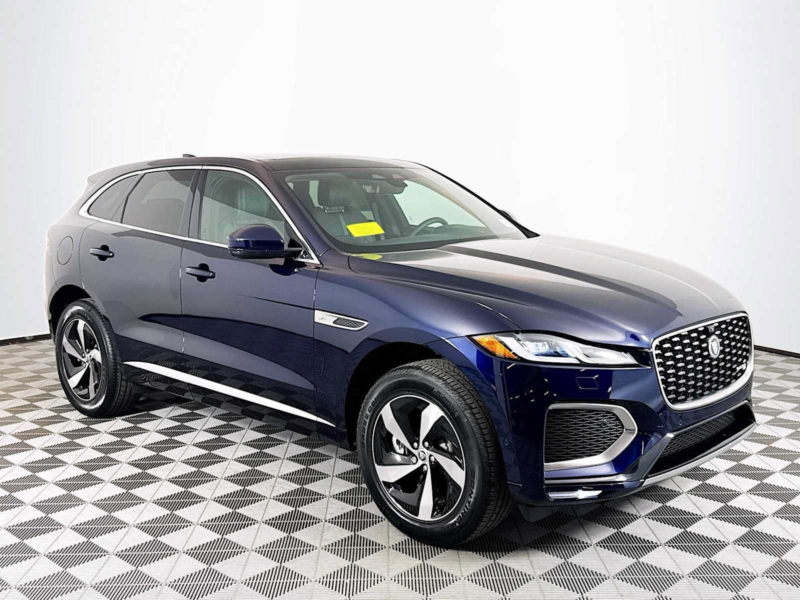 New 2025 Jaguar F-PACE R-Dynamic S AWD/4WD image 3