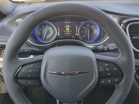 New 2026 Chrysler Pacifica Select w/ S Appearance Package image 33