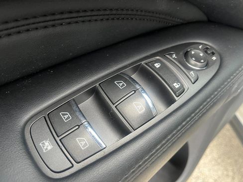 Used 2014 INFINITI QX60 AWD w/ Premium Plus Package image 25