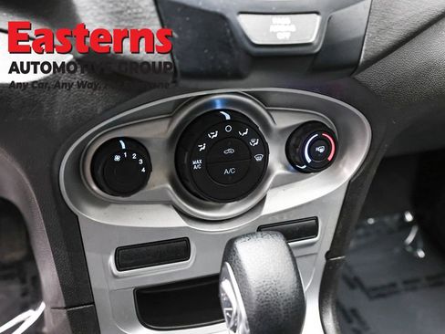 Used 2019 Ford Fiesta SE image 20