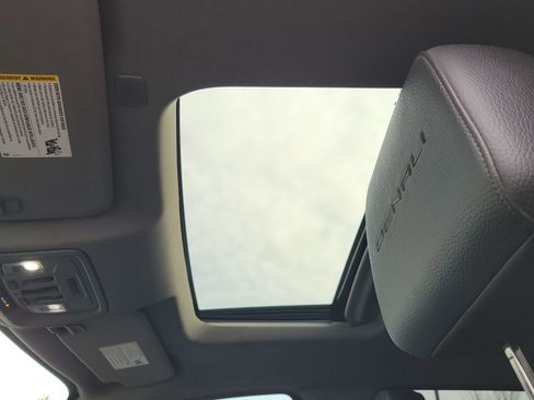 Used 2021 GMC Sierra 1500 Denali w/ Denali Ultimate Package image 16