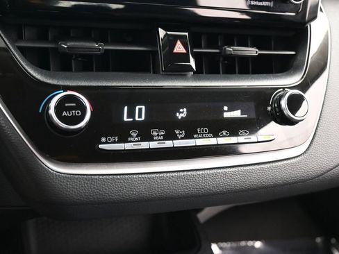 Used 2021 Toyota Corolla LE FWD image 18
