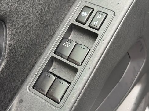 Used 2025 Nissan Frontier S w/ S Utility Package image 13