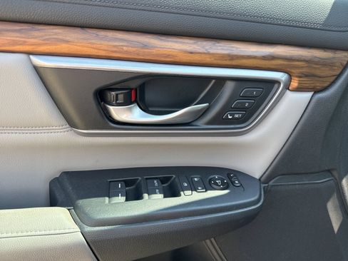 Used 2017 Honda CR-V Touring image 6