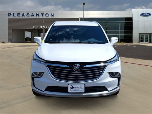 Used 2024 Buick Enclave Premium image 8