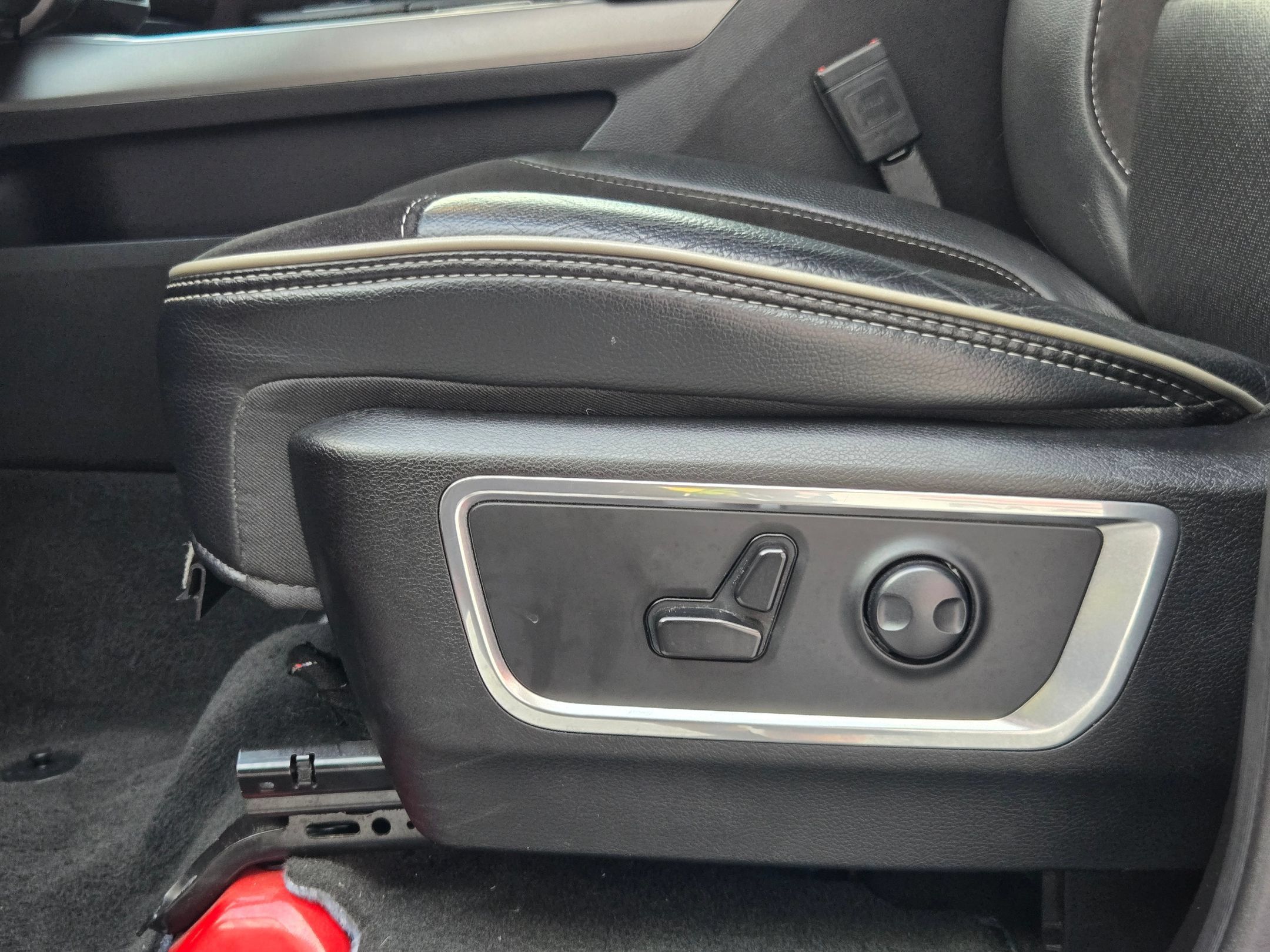 Used 2024 RAM 1500 Laramie RWD image 23