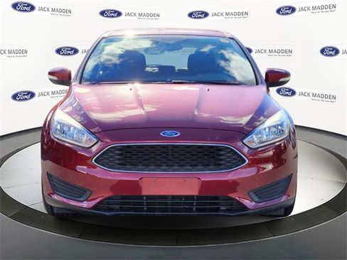 Used 2017 Ford Focus SE image 8