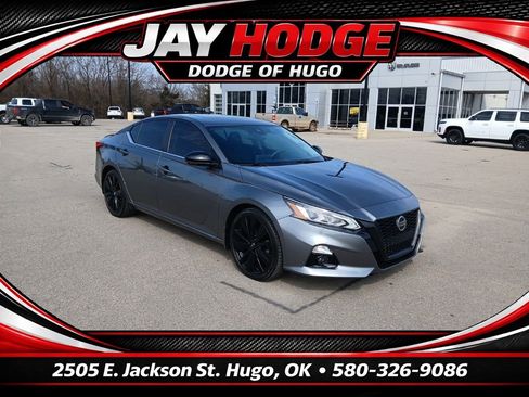 Used 2022 Nissan Altima 2.5 SR w/ Midnight Edition Package image 1